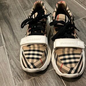 Burberry shoes